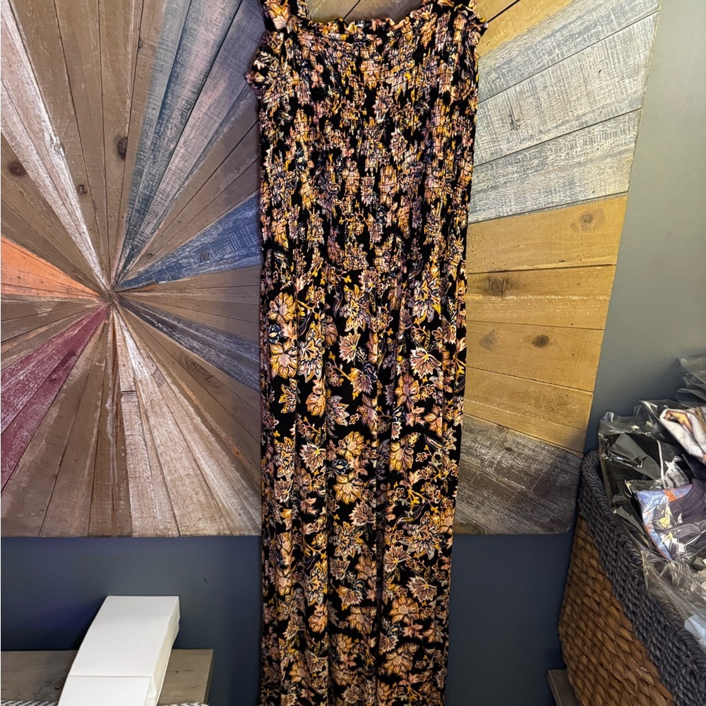 Evereve Black and Cream Floral Print Jumpsuit - Picture 2 of 7